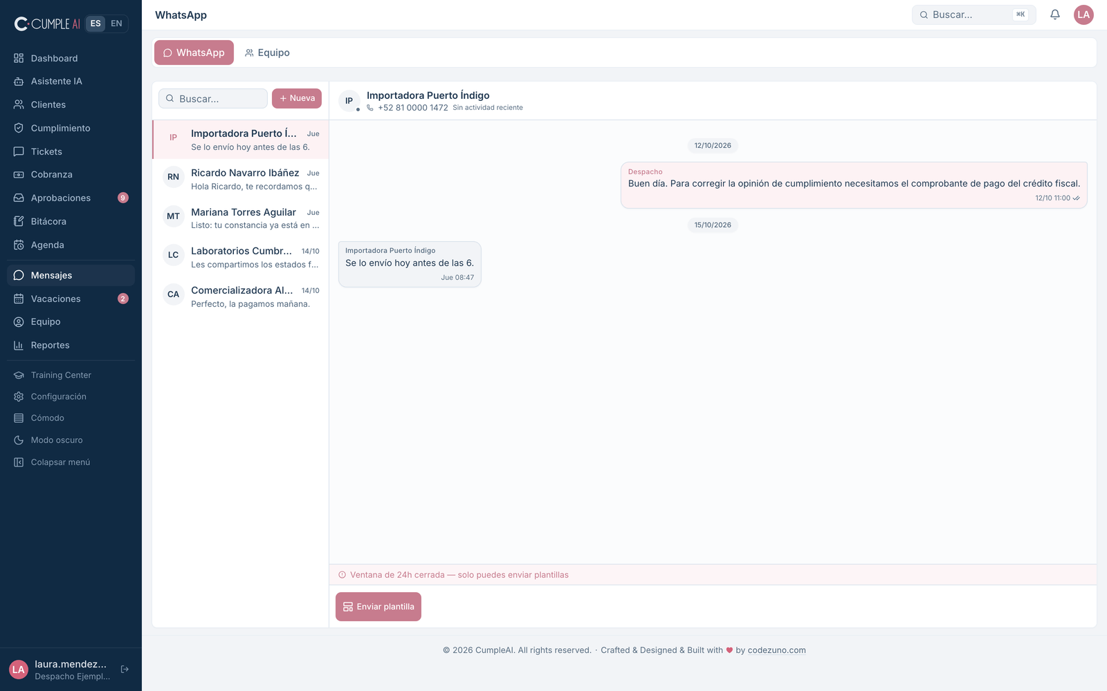 Bandeja de WhatsApp Business con conversaciones de clientes y envío de plantillas